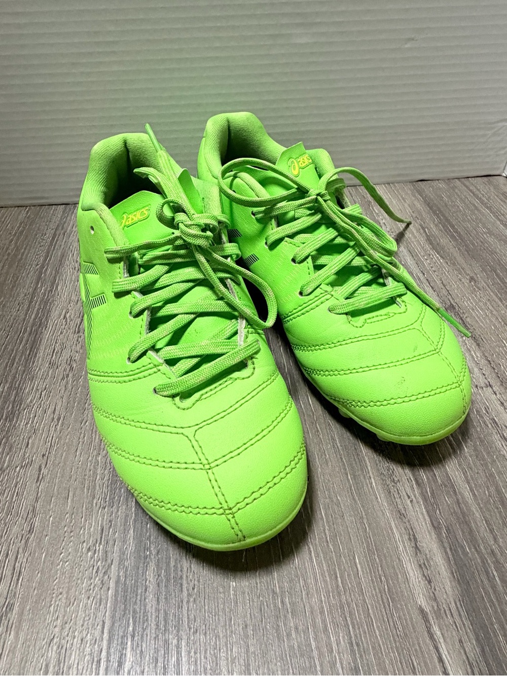 ASICS DS Kids Light Green Soccer Cleats Lace-Up
